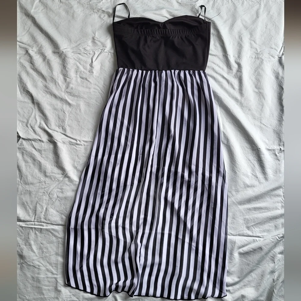 High-Low Dress - Picture 2 of 7